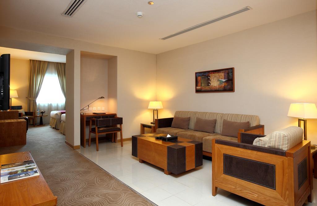 โรงแรมโกลเด้น ทิวลิป อัล ญูเบล Jubail ภายนอก รูปภาพ