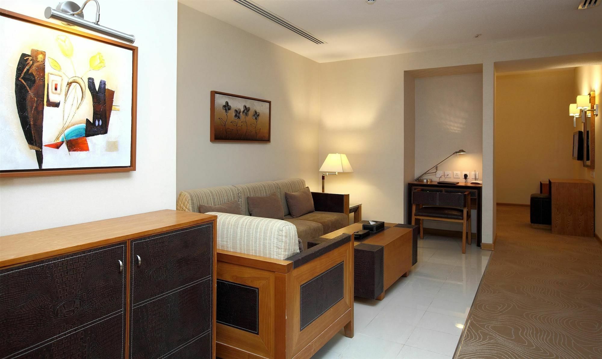 โรงแรมโกลเด้น ทิวลิป อัล ญูเบล Jubail ภายนอก รูปภาพ