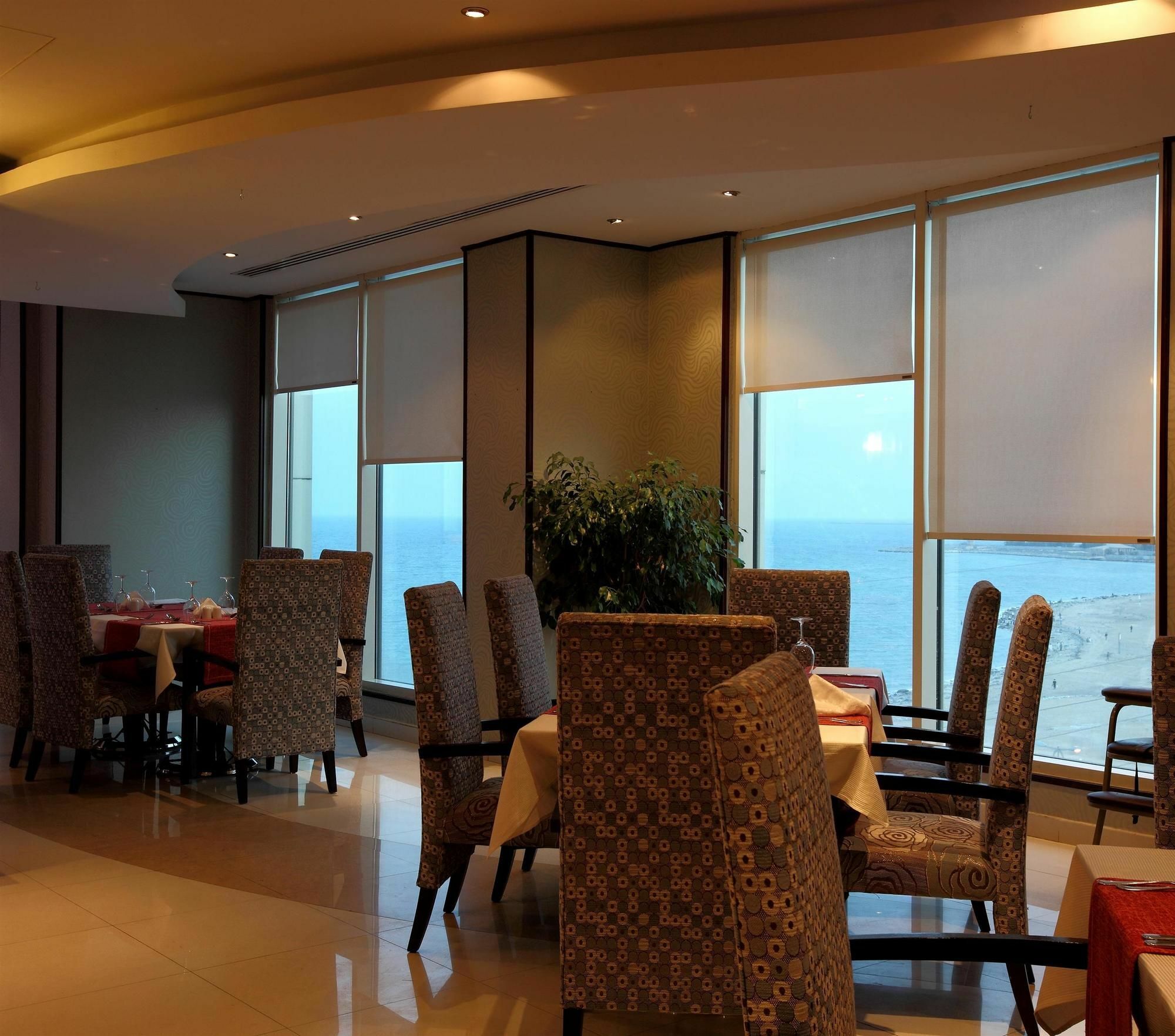 โรงแรมโกลเด้น ทิวลิป อัล ญูเบล Jubail ภายนอก รูปภาพ